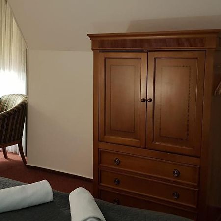 Hotel A Restaurace Pomezi Cinovec ภายนอก รูปภาพ