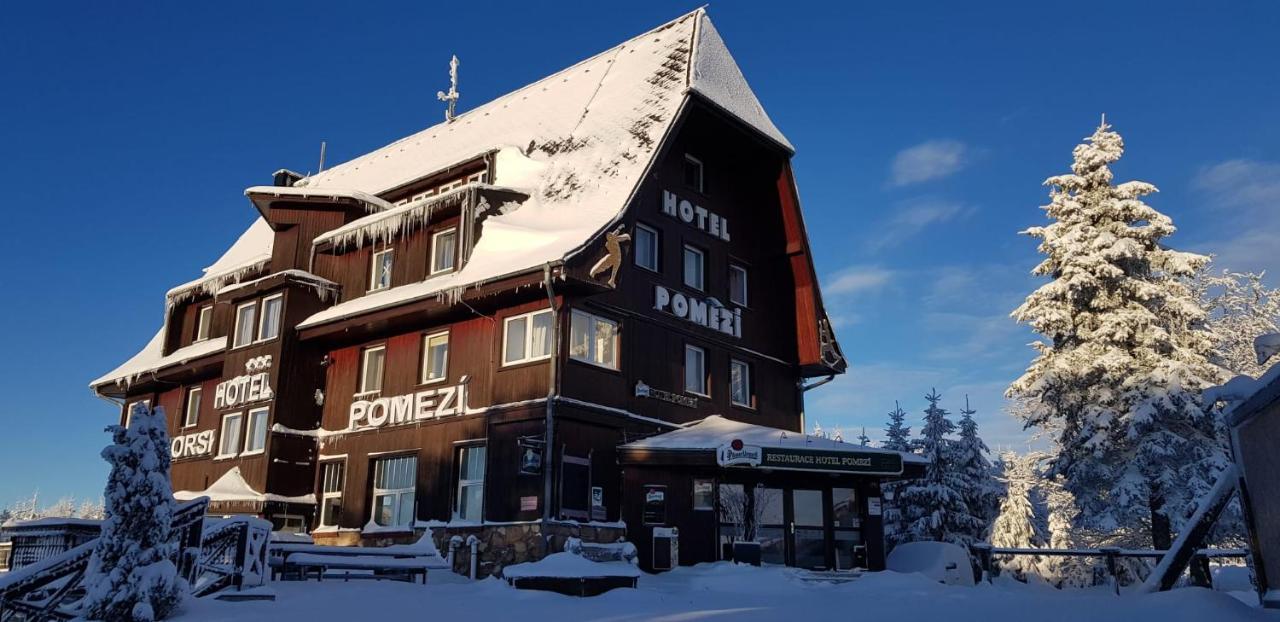 Hotel A Restaurace Pomezi Cinovec ภายนอก รูปภาพ