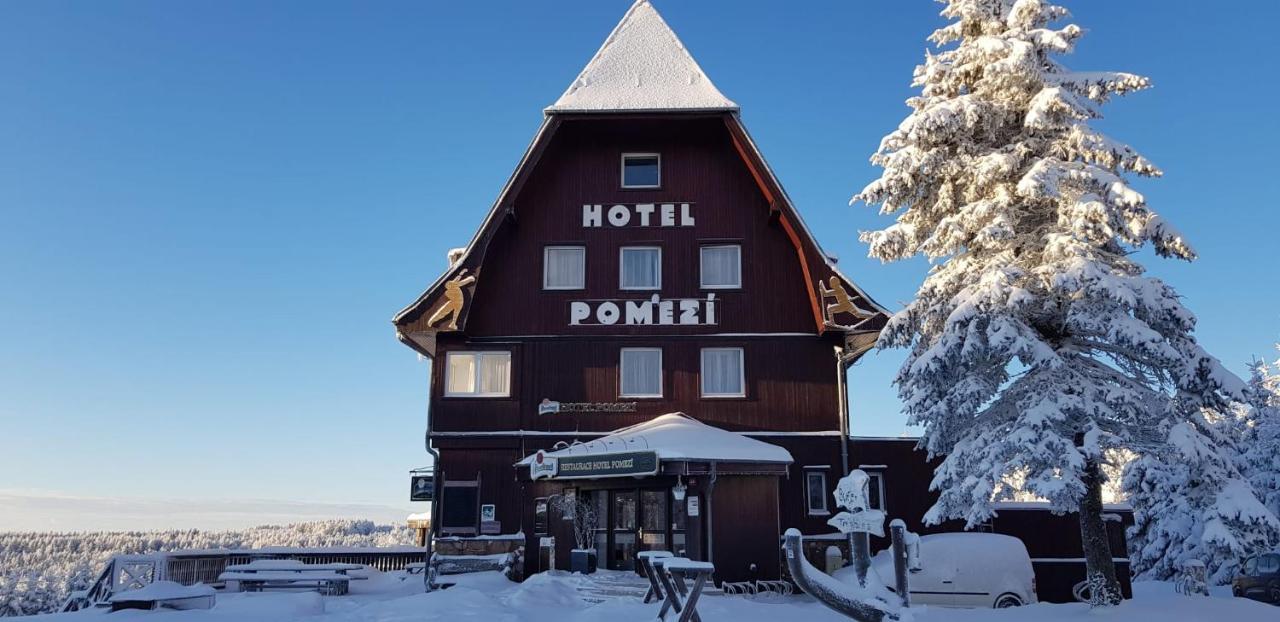 Hotel A Restaurace Pomezi Cinovec ภายนอก รูปภาพ
